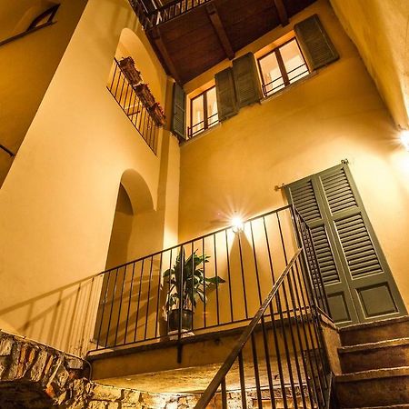 Lake Charming Apartment Черноббіо Екстер'єр фото