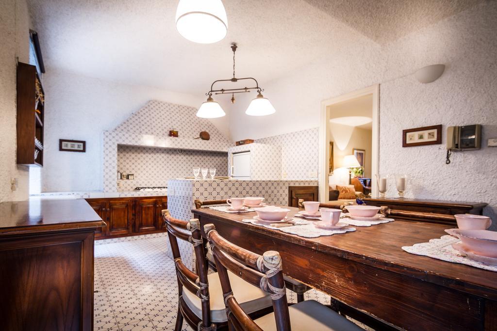 Lake Charming Apartment Черноббіо Номер фото