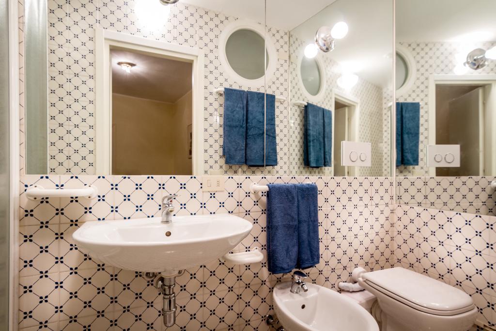Lake Charming Apartment Черноббіо Номер фото