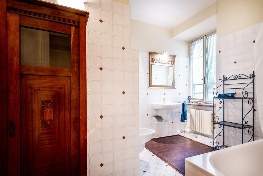 Lake Charming Apartment Черноббіо Номер фото
